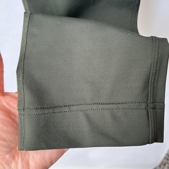 ❤️ Lululemon stretchy pants in forest green Size 6 G50 - Picture 10 of 15